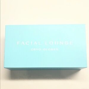 Facial Lounge Cryo-Globes in Light Blue Box